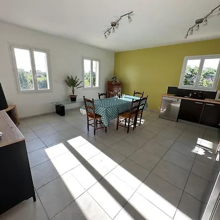 La Maison Lumineuse De Bernis