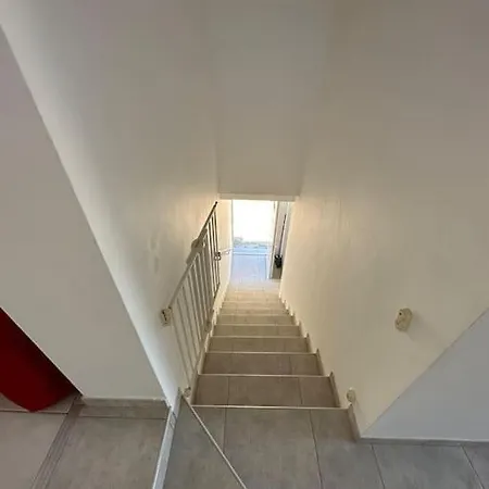 La Maison Lumineuse De *